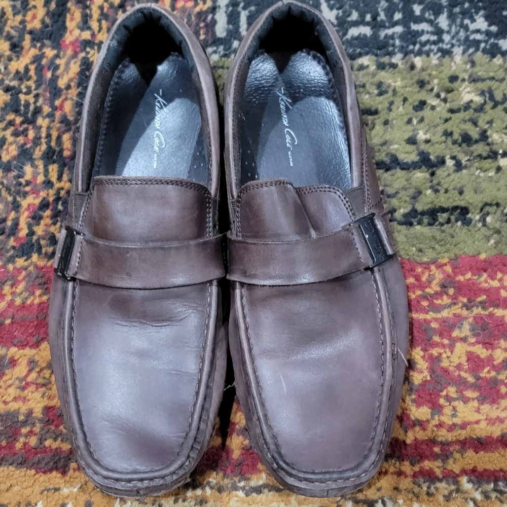 Kenneth Cole Size 10 Brown leather slip on dress shoe